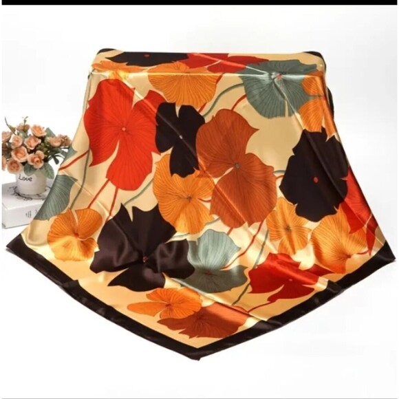 Luxury Plant print silk scarf summer wrap shawl floral design - Picture 5 of 5